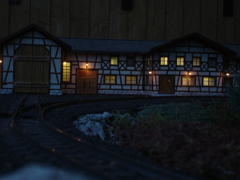 Schattenbahnhofsausfahrtverblendungsgebäude für zwei Gleise! - Forum